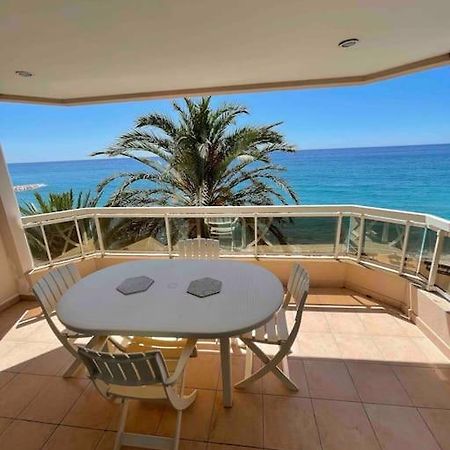 Appartement Bord De Mer Avec Garage マントン エクステリア 写真