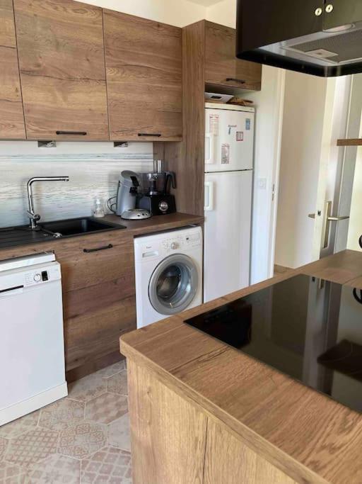 Appartement Bord De Mer Avec Garage マントン エクステリア 写真