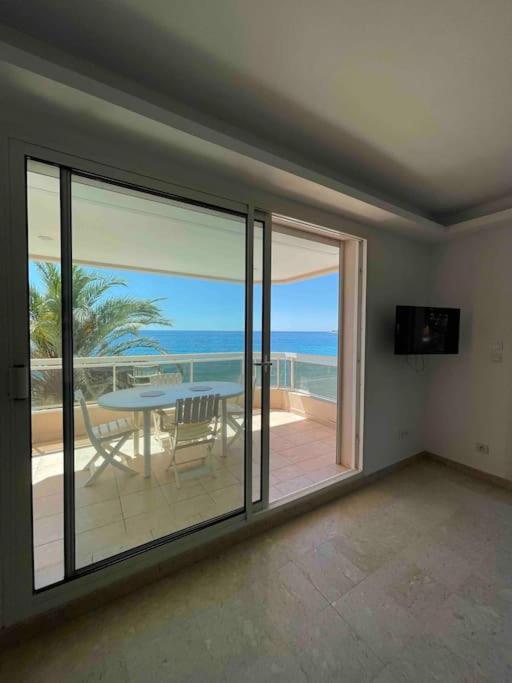 Appartement Bord De Mer Avec Garage マントン エクステリア 写真