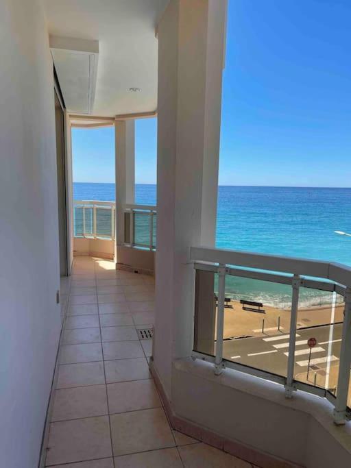 Appartement Bord De Mer Avec Garage マントン エクステリア 写真